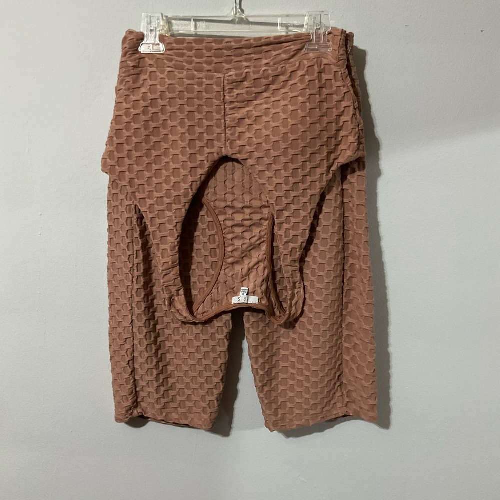 Womens Textured Bike Shorts and Bra in Mauve